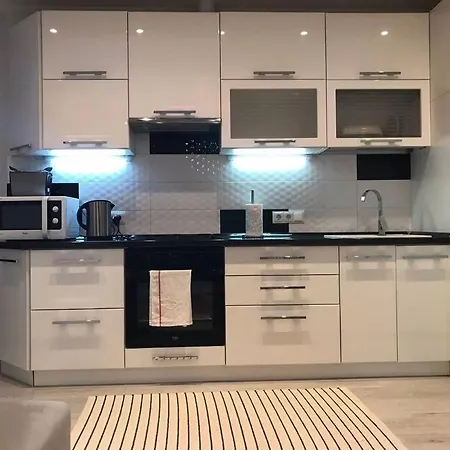A Cozy Warm House With A Private Yard Ultra Center
